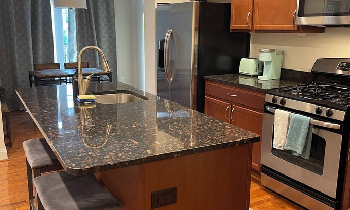 Northeast Maison | 3 Bedroom /2 Bath Row House near H Street Corridor w/Parking. Pet Friendly!