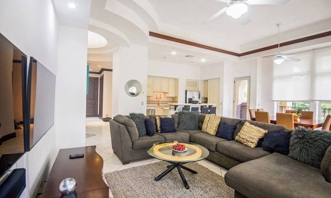 Herradura Copropriété | 3-bedroom 3.5 bath condo in Los Suenos Marina Village Costa Rica with AC, WiFi