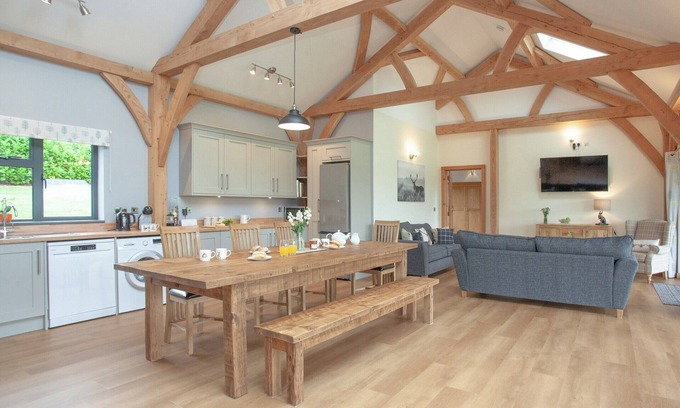 Crediton Cabine | 3 bedroom accommodation in Stockleigh Pomeroy