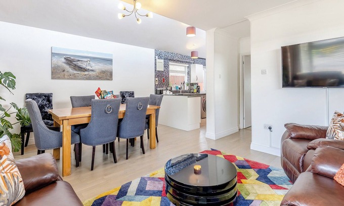 Birchington Cottage | A stunning property very close to the beach, with amazing views and a south-facing garden.