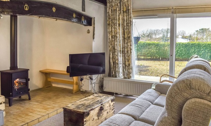 Brynrefail Cottage | A detached bungalow with large garden, ideal for families and outdoor enthusiasts.