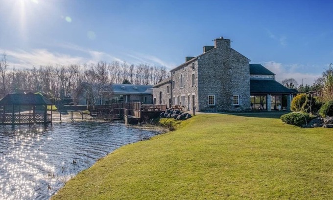 Carnforth Cabine | 3 bedroom accommodation in Carnforth
