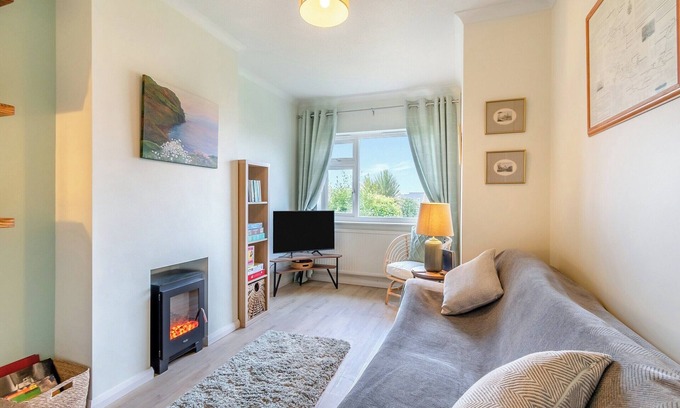 St Davids Cottage | Chosen for its superb location to discover St Davids on foot and close to a plethora of beaches.