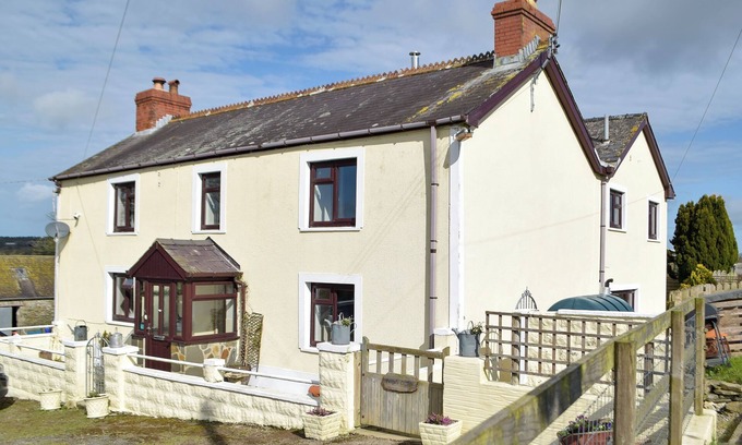 Crymych Cottage | Perfect for your famiy holiday within easy reach of the coast and sandy beaches.