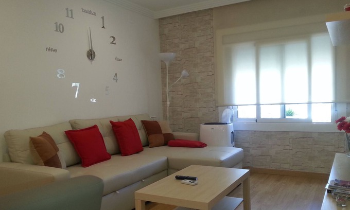 Viladecans Copropriété | 3 bedroom apartment 10 min from the train, and 6 km from the airport