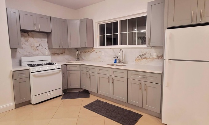 Ditmas Park Appartement | 3-bedroom apartment in charming Brooklyn with AC, WiFi. Enjoy your stay