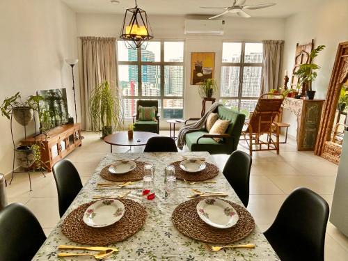 Brickfields Appartement | 3 bedroom apt L26 at kl sentral with city view