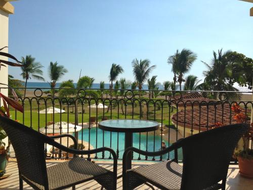 Barrio Los Faroles Appartement | 3 Bedroom Condo with Ocean View - Tres Regalos 201N