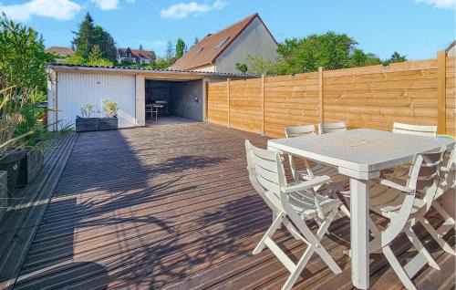 Saint-Gaultier Maison | 3 Bedroom Cozy Home In Saint-Gaultier
