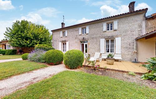 Ligne Maison | 3 Bedroom Cozy Home In Ligné
