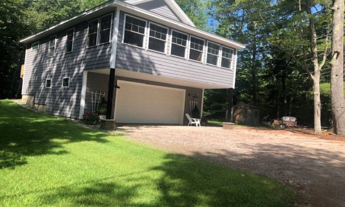 Raymond Maison | 3 Bedroom Cozy Vacation Home on Beautiful Panther Pond in Raymond, Maine