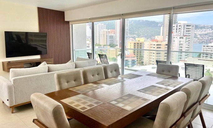 Costa Azul Appartement | 3 bedroom family apartment in Acapulco, a few steps from the beach.