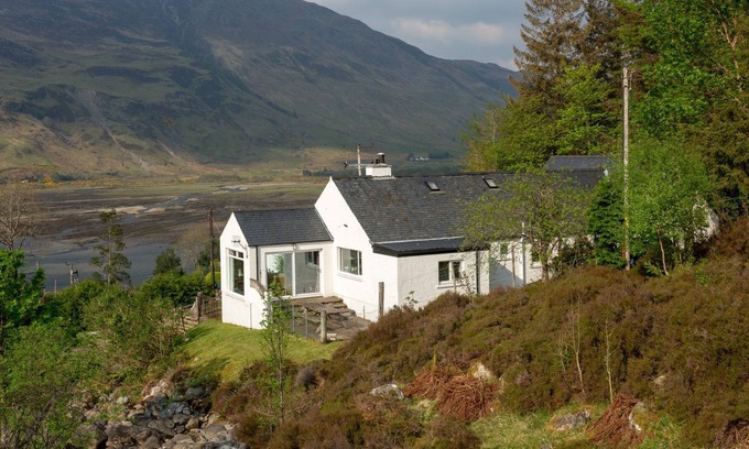 Invershiel Cottage | Highland Cottage 3 chambres avec vue panoramique sur les montagnes et le Loch Duich
