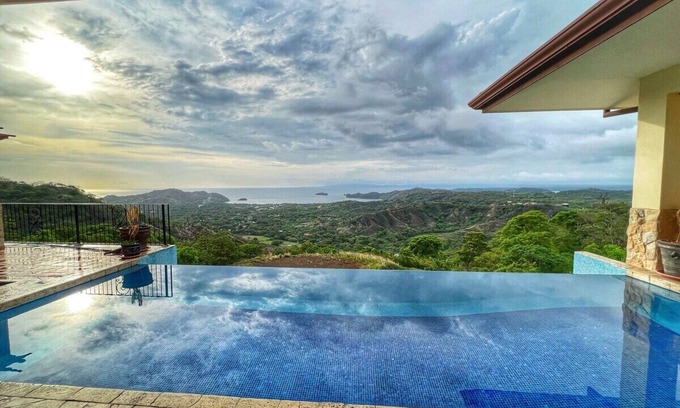 Coco Maison | 3-Bedroom Home - Vast Ocean View - Infinity Pool