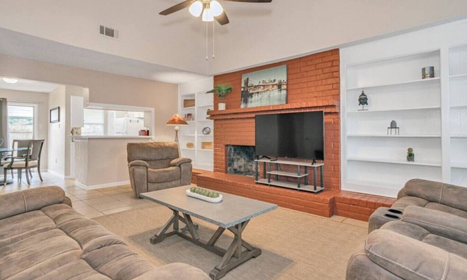 Kempwood Appartement | 3-Bedroom Home in Spring Branch area of Houston