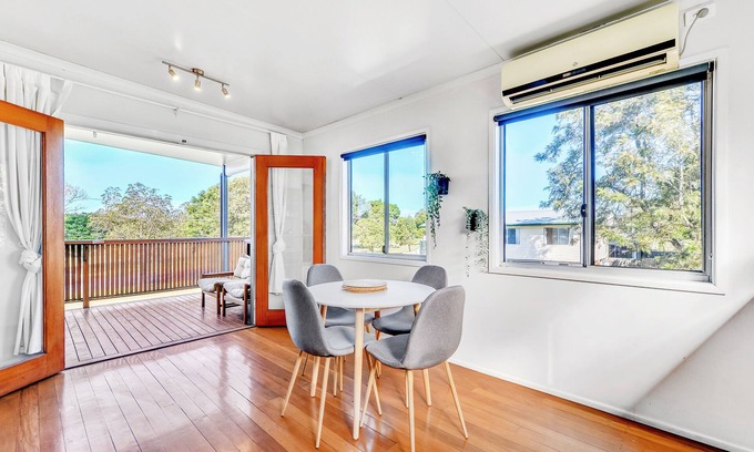 Archerfield Maison | 3 Bedroom Home with Park Views 15 Min to City