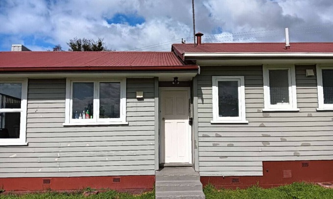 Kawaha Point Maison | 3 Bedroom House, 3 Frank St, Rotorua