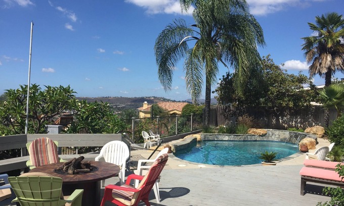 La Presa Maison | 3-bedroom house in Spring Valley with AC, pool, many outdoor spaces.