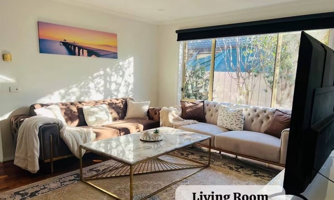 Hampton Park Maison | 3-bedroom house in Hampton Park