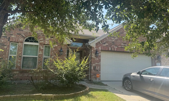 Houston Maison | 3-bedroom house in charming Houston with AC