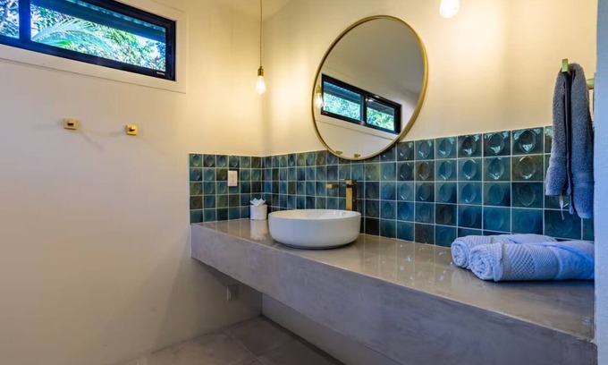 Dominicalito Maison | 3-bedroom house in wonderful Dominicalito with WiFi, AC