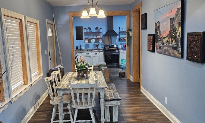 Laurel Maison | 3-bedroom house in enjoyable Laurel with WiFi, AC