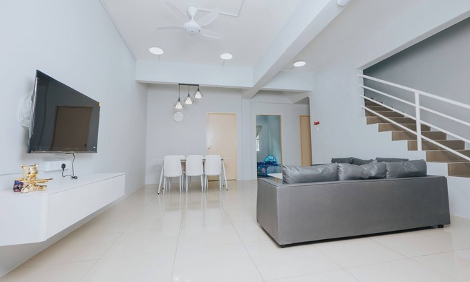 Ranau Maison | 3-bedroom house in lovely Ranau with WiFi, AC. Start your adventure lot 15