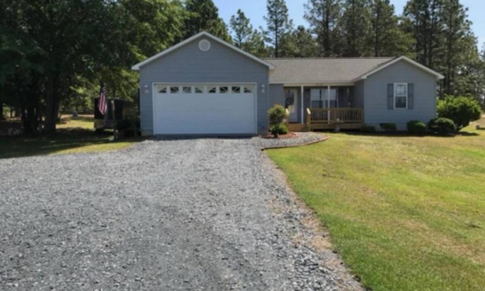 North Carolina Mountains Maison | 3-bedroom house in charming Jackson Springs. Not to far from the course.