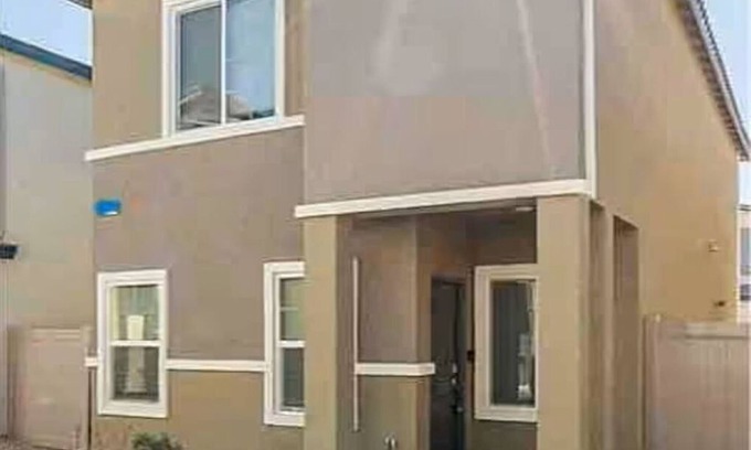 North Las Vegas Maison | 3-bedroom house in lovely North Las Vegas with attached garage