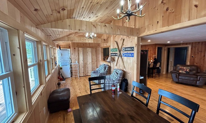 Gilmanton Maison | 3 Bedroom Lakefront Cottage on Shellcamp Lake, Gilmanton NH
