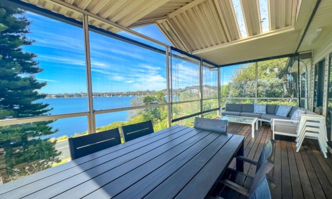 Arcadia Vale Maison | 3 Bedroom Lakeside Home with stunning 180deg view of Lake Macquarie