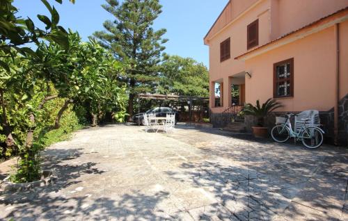 Laura Maison | 3 Bedroom Lovely Home In Capaccio Scalo