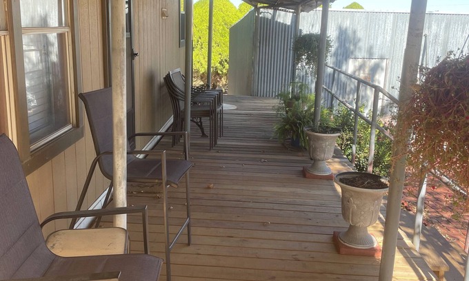 Osage County Maison | 3-bedroom mobile home 2 miles from Kaw Lake in beautiful Burbank with AC, WiFi
