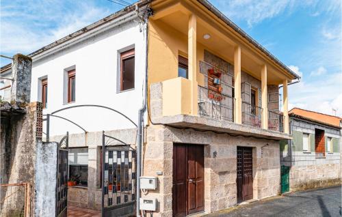 Arnoia Appartement | 3 Bedroom Nice Apartment In A Arnoia
