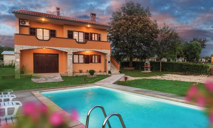 Grandici Maison | Superbe maison à Barban avec WiFi