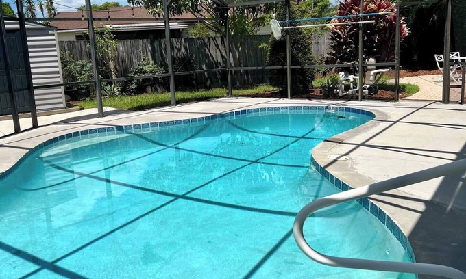 Azalea Park Maison | 3 Bedroom POOL Home in the Heart of Orlando