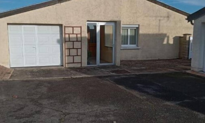 Chateaudun Maison | Vrbo Property