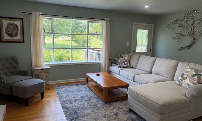 George Washington Maison | 3-bedroom quiet countryside house in charming Fredericksburg 2 King Beds