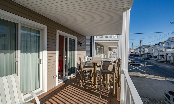 South End Copropriété | 3 bedroom, two full bath home is meticulously maintained!