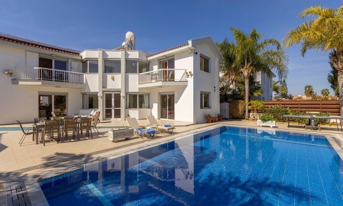 Pernera Villa | 3 bedroom villa with pool in Protaras