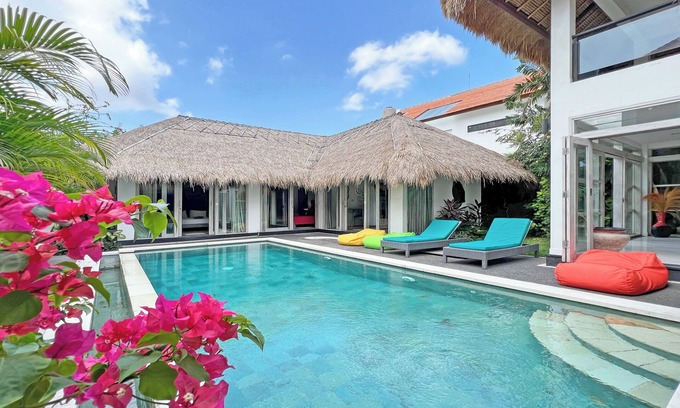 Padonan Villa | Villa 3 chambres avec salon fermé - Canggu