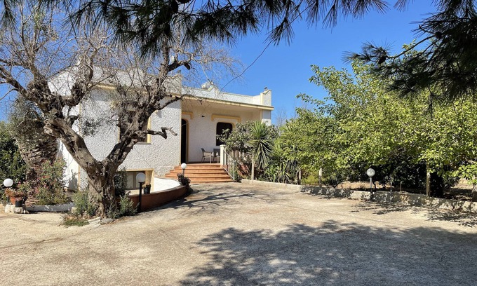 Ugento Villa | 3 chambres Villa avec piscine installée dans son propre oliveraie