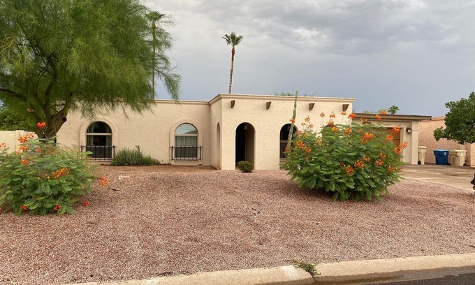 Fountain Hills Maison | 3 Bedroom with private yard, Large Pool, Close to Downtown Fountain Hills