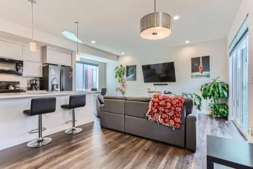 Lakewood Maison | 3 Bedrooms 2 Bath Townhome In West Denver Near to Red Rocks And Foothills