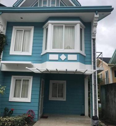 Pallocan Appartement | 3 Bedrooms 3 Baths Victorian style Townhouse Fully Furnished