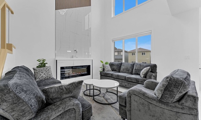 Leduc Maison | 3 Bedrooms and 2 full washrooms Luxury Home close to all Amenity