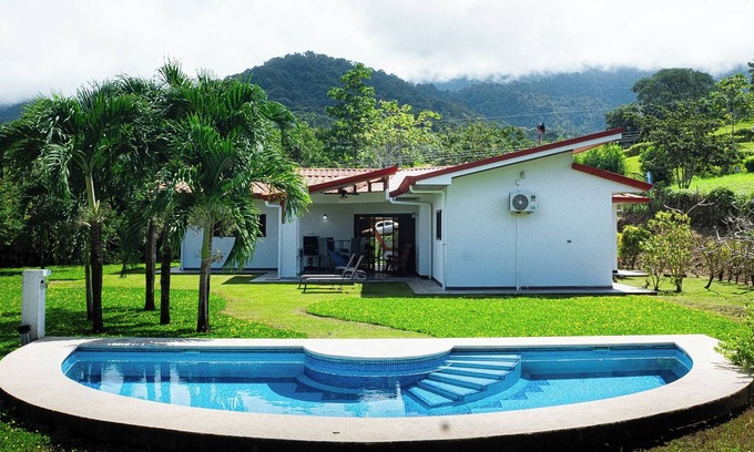 Ojochal Maison | 3 bedrooms. Large pool. Gated. Private. Ojochal.