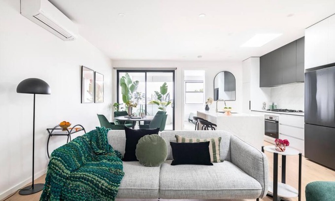 Brunswick West Maison | 3 BedroomTownhouse-free parking