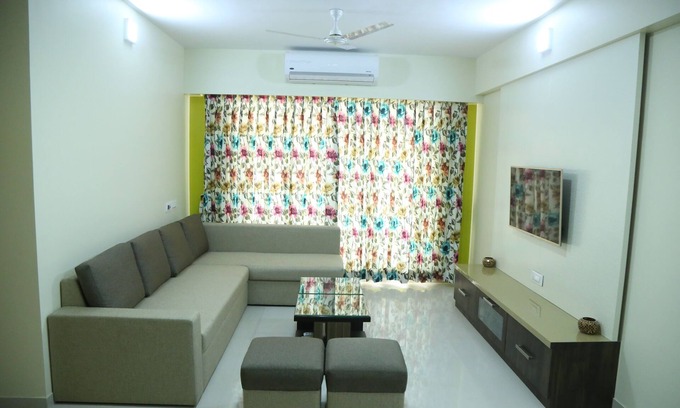 Borivali West Maison | Appartement 3-BHK entièrement meublé pour 6 packs.