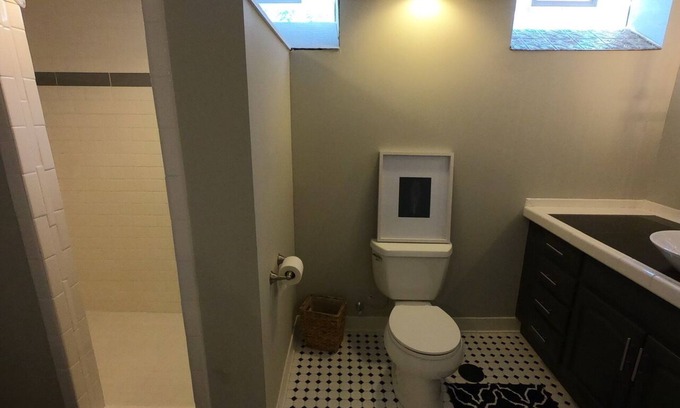 Dicken Maison | 3-BR Propre, confortable, à pied de Big House et plus
